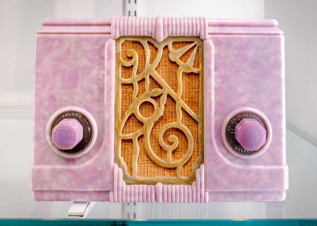 Hugh and Jane Hunt Vintage Radio Gallery to Celebrate Grand Opening April 10